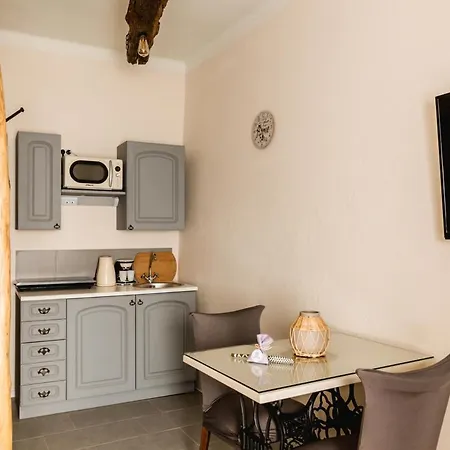 Ana Apartamento *